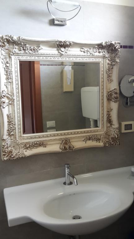 Hotel Riviera Marina di Ravenna Buitenkant foto